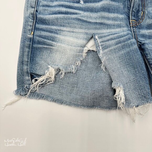 American Eagle Distressed Denim Cut-Off Shorts Size 4 - Picture 4 of 6